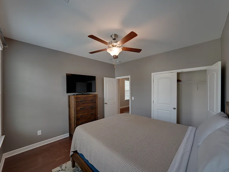 351 Amalfi Dr — Photo 5