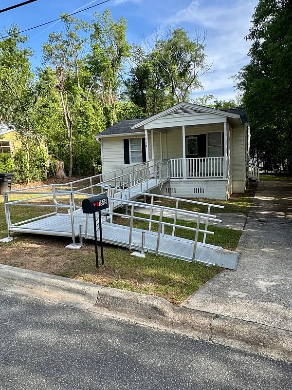 Building Photo - 1618 Elberta Dr