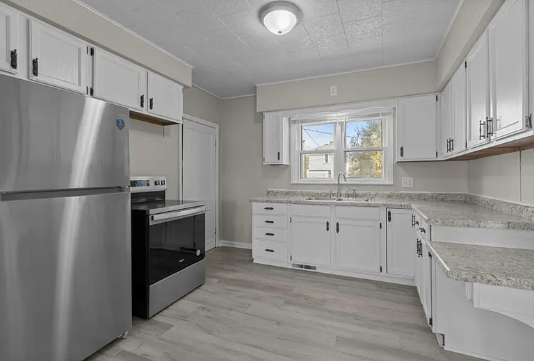 97 Hamilton Pl #97 — Photo 2
