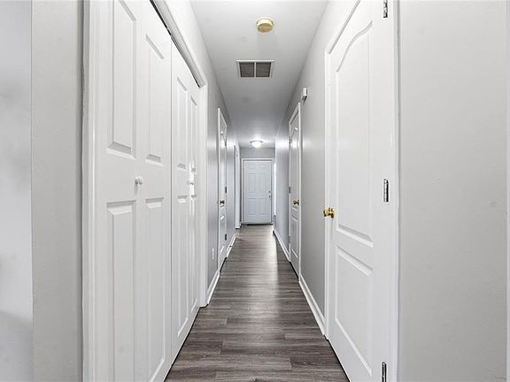 5th image of 7712 Autry Cir APT 210