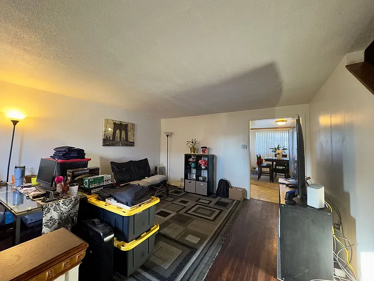 5731 Denwood Ave — Photo 2