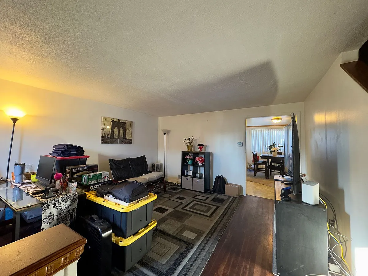 Building Photo - 5731 Denwood Ave