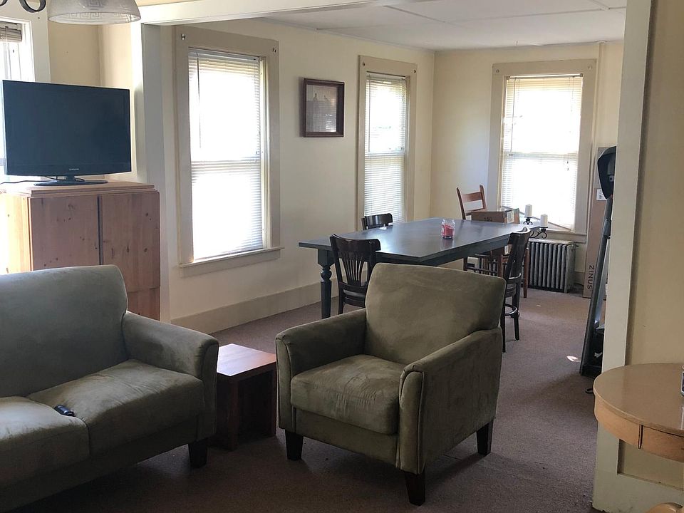 2nd image of 24 Pearl St APT 1
