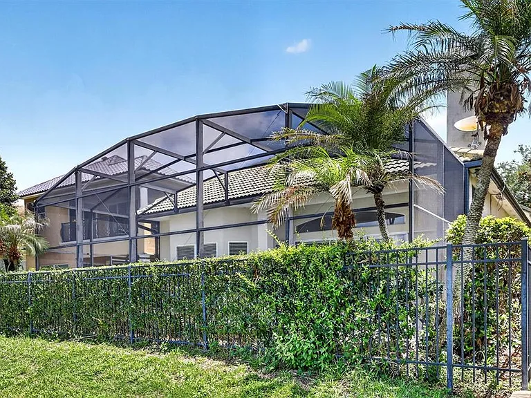 8506 Saint Marino Blvd — Photo 46