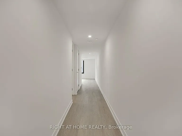 3 Strathgowan Ave #301 — Photo 11