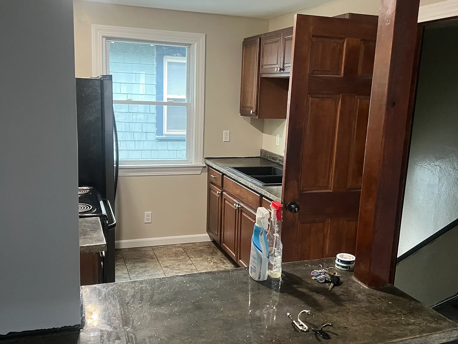 2 bed, 1000 sqft, $1,250 — Photo 2