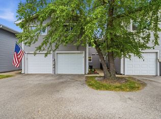 17438 W Chestnut Ln, Gurnee, IL 60031