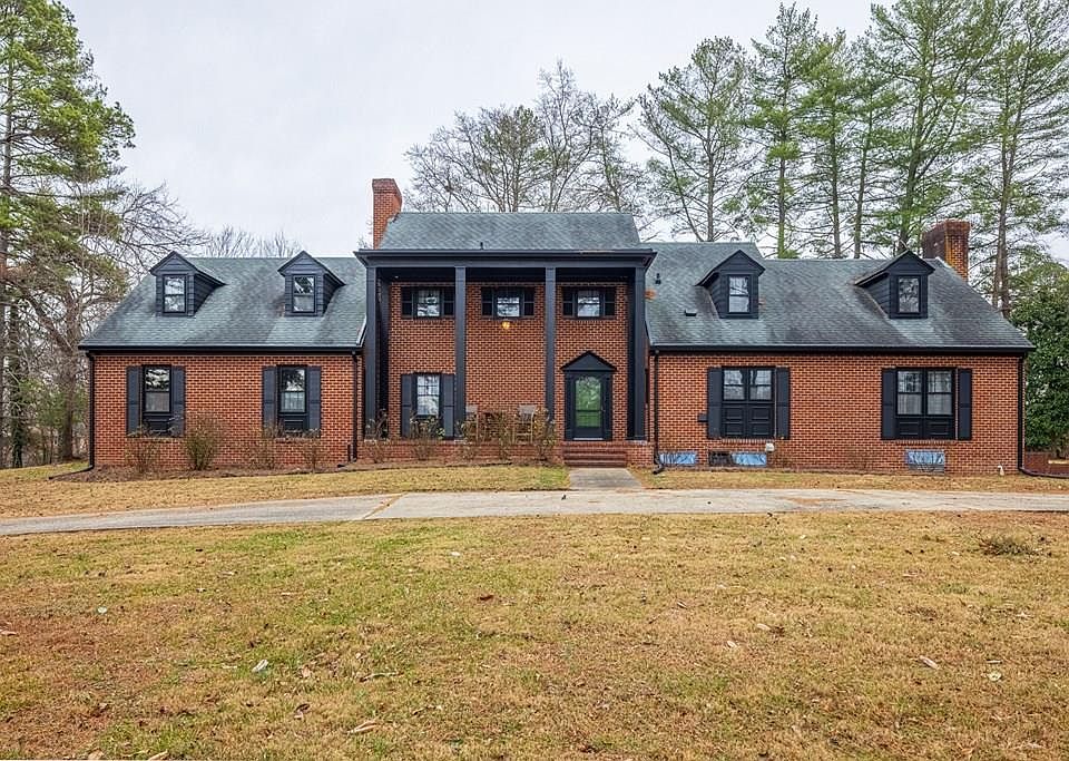 1st image of 2929 Halifax Rd