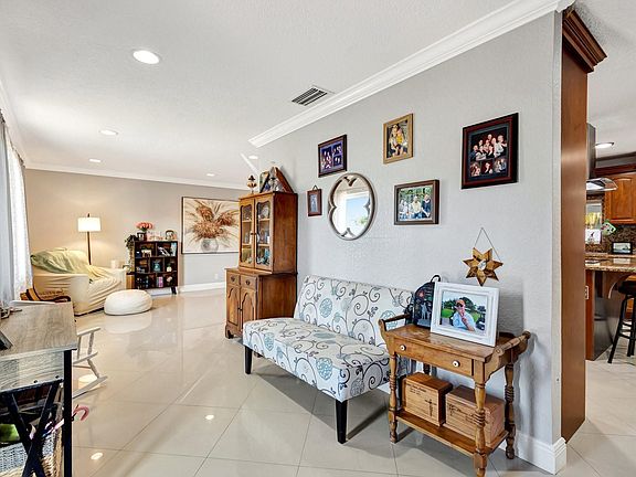 4th image of 3059 Emerald Lane