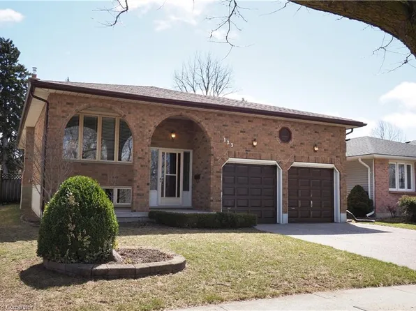 123 Rothsay Ave, Kitchener, ON N2B 3S5