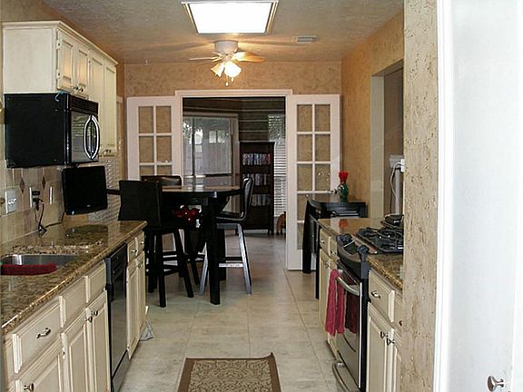 3rd image of 2310 Collingsfield Ct
