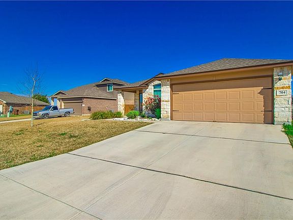 3rd image of 704 Indian Blanket St