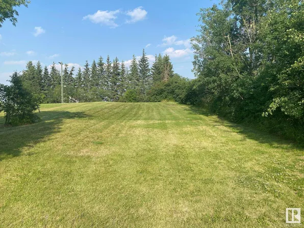 4817 51st St, Elk Pt, AB T0A 1A0