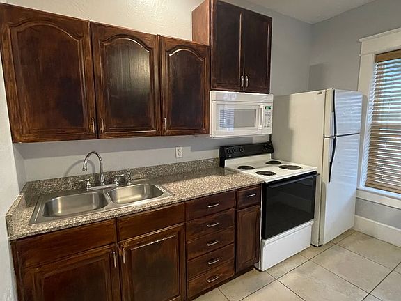 3rd image of 347-351 S 300 E #7