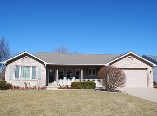 209 Fairhaven Dr, Yorkville, IL 60560