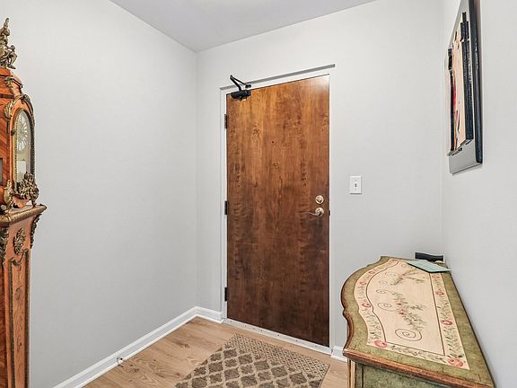 2nd image of 4050 Dundee Rd APT 303