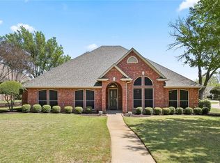 1 River Crest Ct, Mansfield, TX 76063