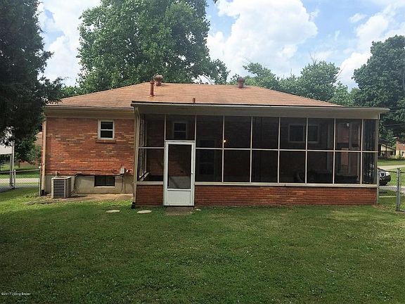 9010_Springview_Dr_40219_Back2