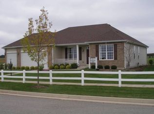 116 Cross Dr, Poplar Grove, IL 61065