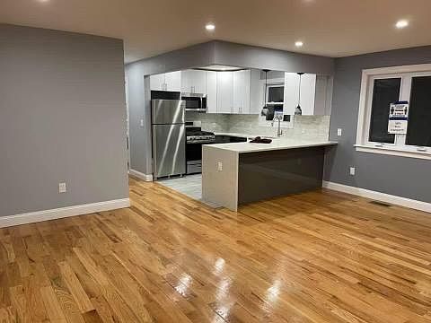 2nd image of 121-19 192nd St Floor 1