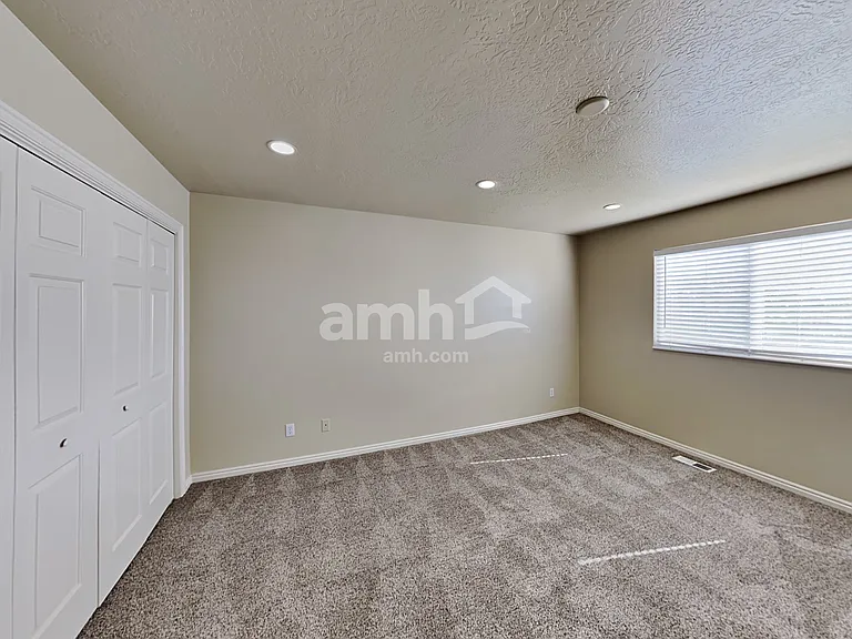 272 S 590 W — Photo 11
