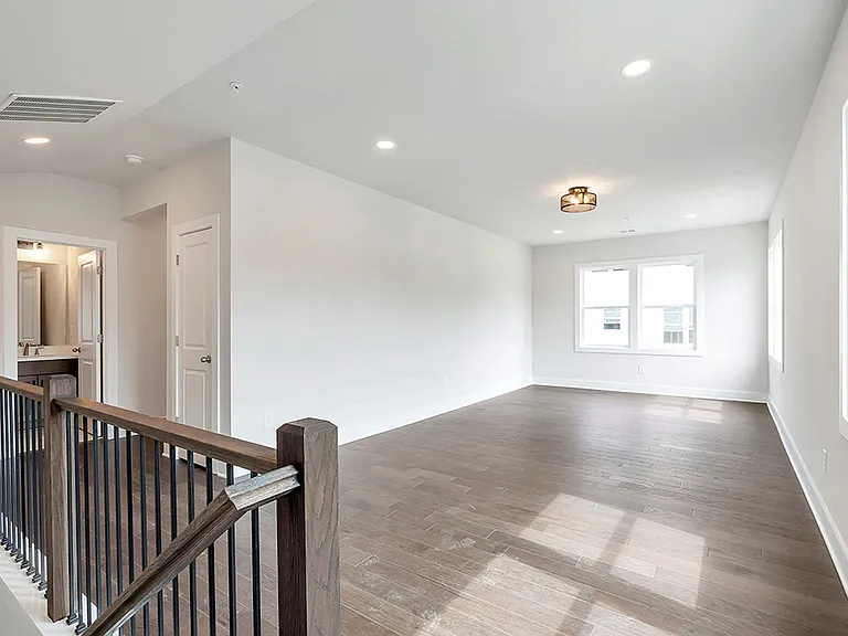 1258 Winterhaven Dr — Photo 27