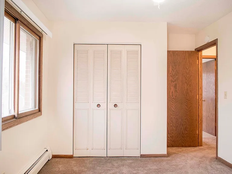 245 Elm St S — Photo 13