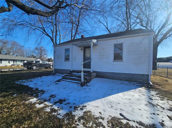 1418 Main St, South Roxana, IL 62087