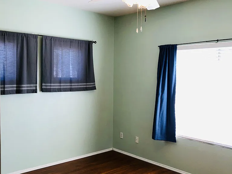 27540 Canterbury St — Photo 11