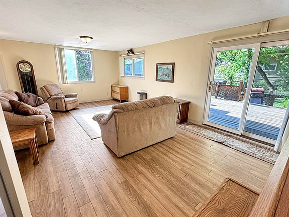 3rd image of 408 6th St SW
