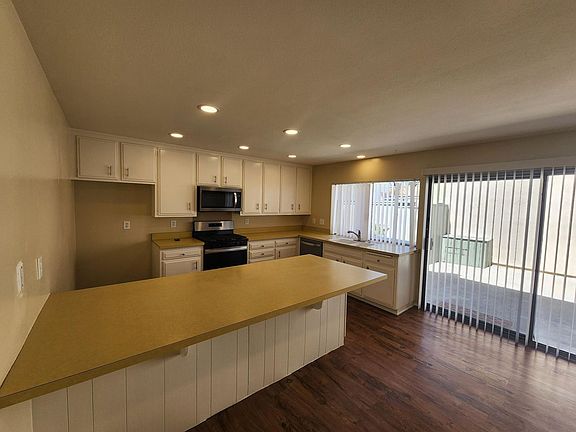 5th image of 386 Woodland Pl APT A