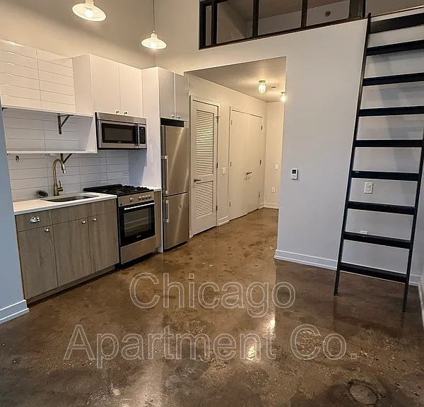 700 N La Salle Dr #706 — Photo 1