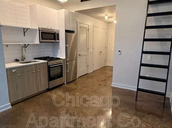 700 N La Salle Dr #706, Chicago, IL 60654