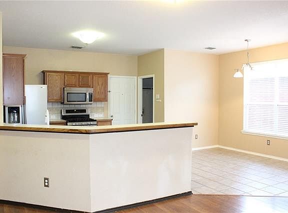 3rd image of 936 Quail Creek Dr