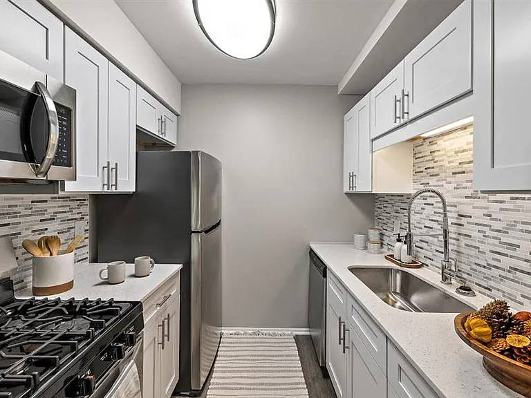 Residences at Grand Blanc Apartments - Grand Blanc, MI — Photo 5