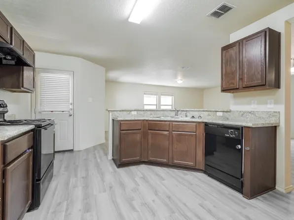 2727 Majestic Dr, San Antonio, TX 78228