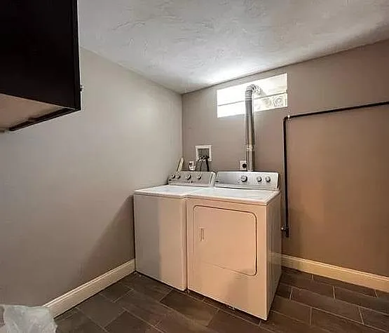 6 bed, 2250 sqft, $4,500 — Photo 3