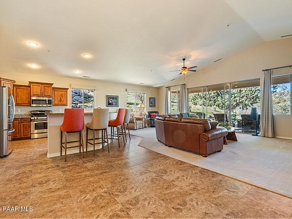 5th image of 2528 Powell Cir