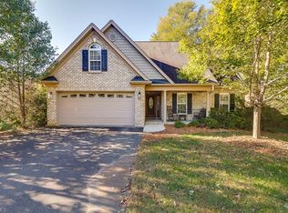3592 Milhaven Rd, Winston Salem, NC 27106