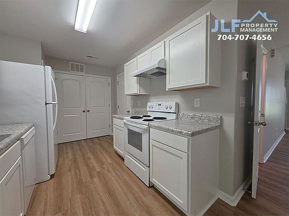 5th image of 1156 McRee Heights Cir