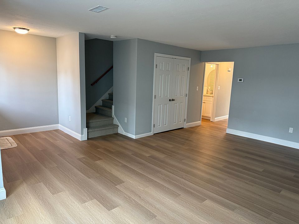 1st image of 23 Whittier Ln