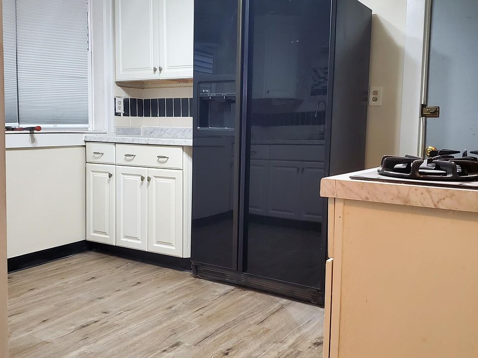 1st image of 239 Oxford Ave #1A