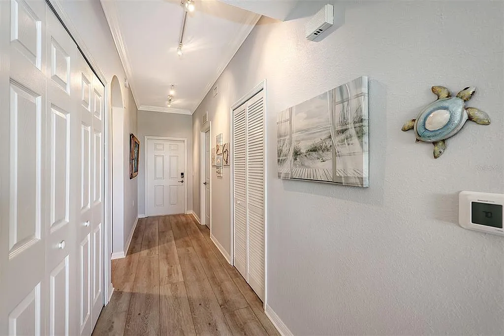 2 bed, 2.0 bath, 1156 sqft, $2,500 — Photo 3
