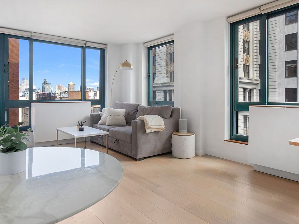 1st image of 1 Irving Pl APT V16a