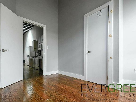 4th image of 386 Harman St APT 3L