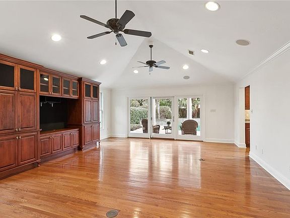 4th image of 37 Spanish Fort Blvd