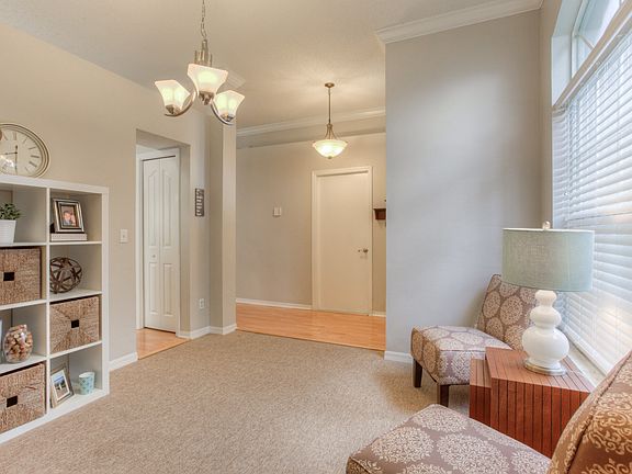4th image of 10242 Oasis Palm Dr