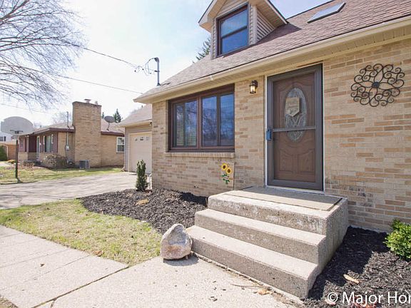 4th image of 4017 Wilfred Ave SW