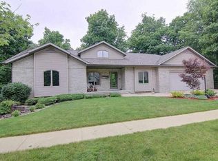 1200 Kings Lynn Rd, Stoughton, WI 53589