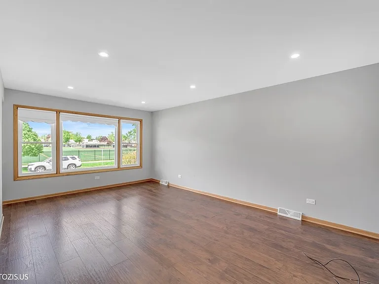 4043 N Wagner Ave — Photo 7